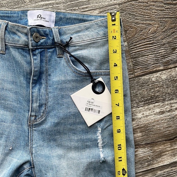 🌟A2 🌟Bermuda 🌟Jeans Los
Angeles California Shorts,
Regular Small, - Picture 11 of 12